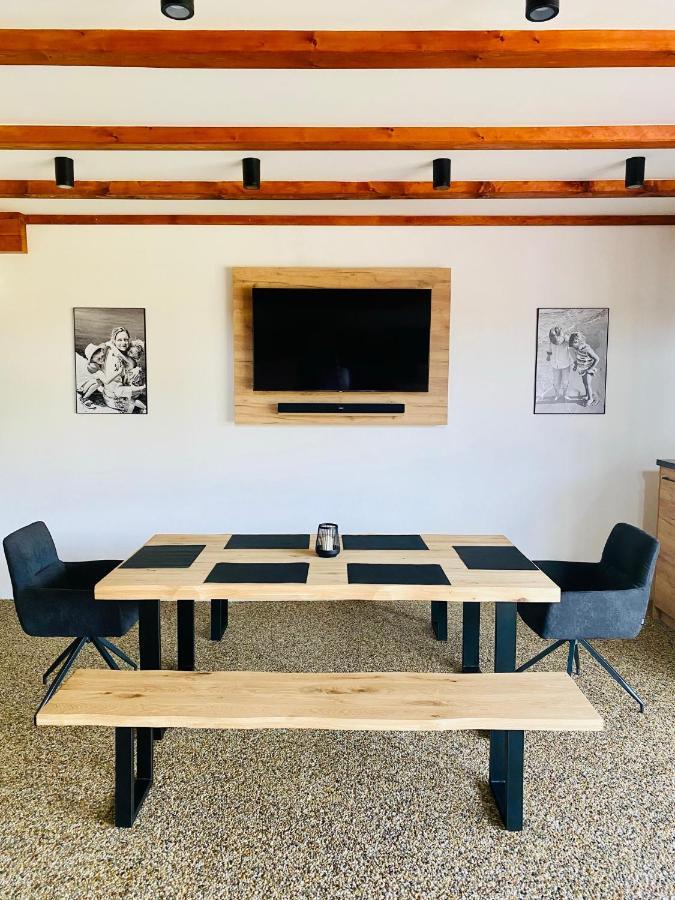 Apartman Dvorce Straz nad Nezarkou Luaran gambar